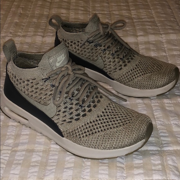 Nike Air Max Thea Flyknit - Picture 5 of 5